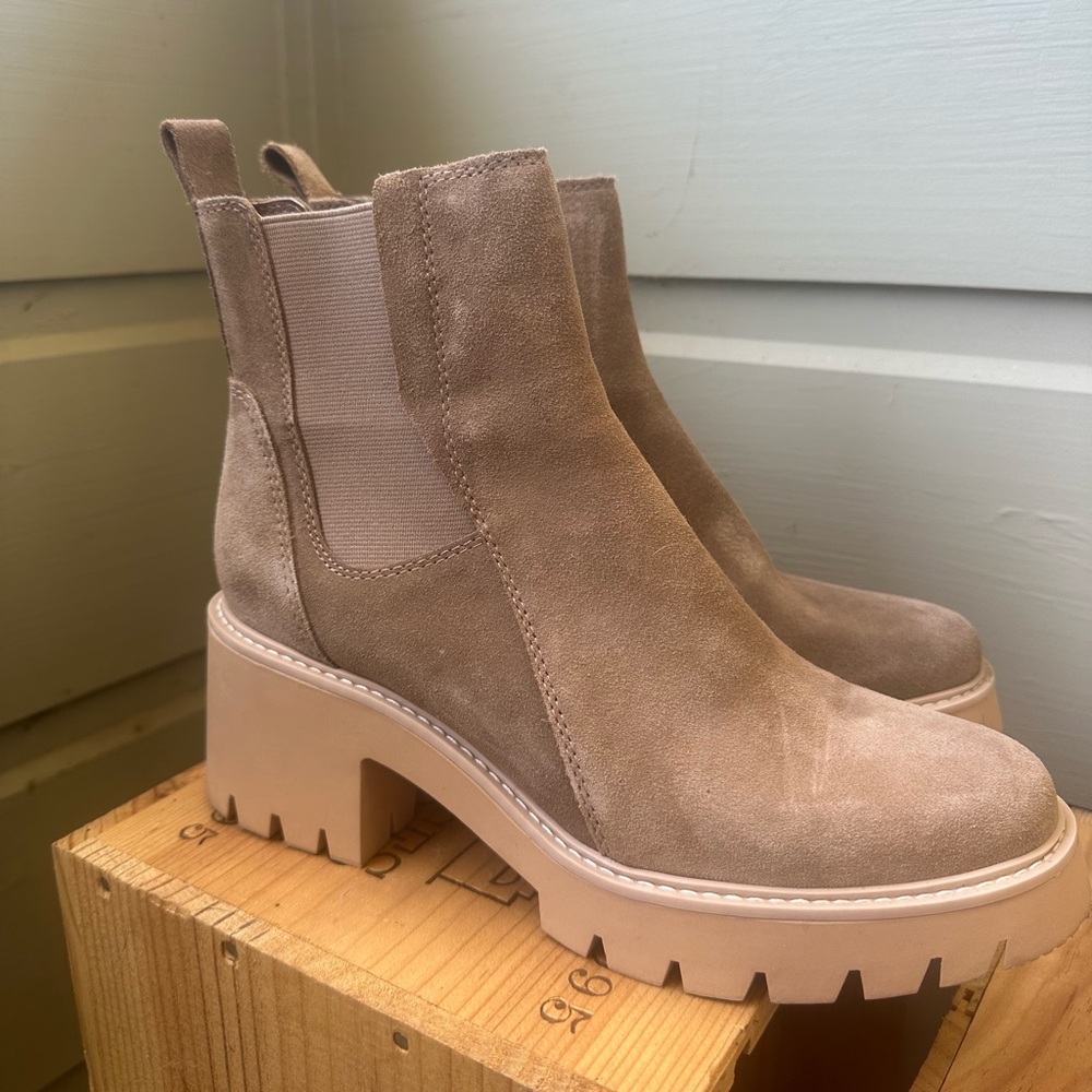 Dolce Vita Chunky Heel Bootie Size 8.5 - Taupe Suede